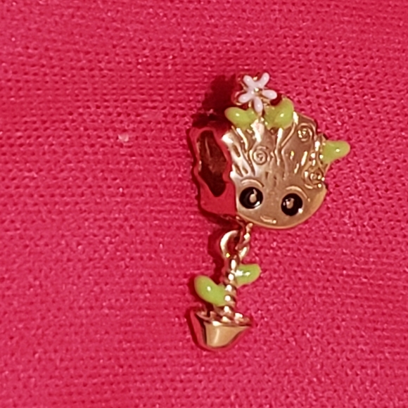 Tulip Charm - Picture 2 of 7